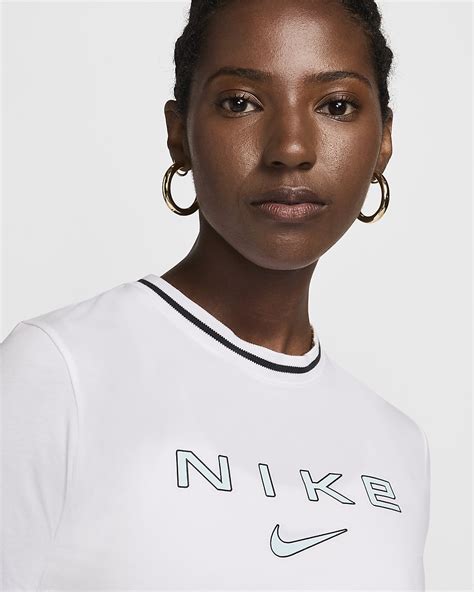 Nike Sportswear Chill Knit Women's Cropped T